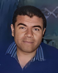 الأستاذ عبد المنعم عبد العزيز