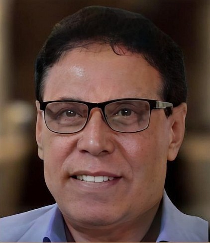 رئيس تحرير مجلة عالم كامل